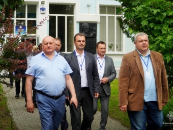Як у Володимирі підтримують освіту і захисників України: спільна зустріч педагогів Волині 