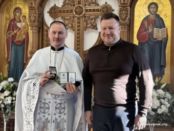 Настоятеля Хресто-Воздвиженського храму у Нововолинську відзначили медаллю «За заслуги перед містом» 