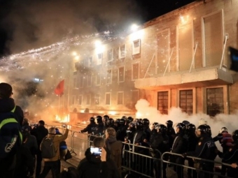 У столиці Албанії під час антиурядового протесту сталися сутички 