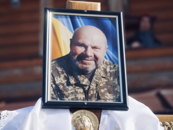 Життя обірвалося під час лікування: у Володимирі поховали захисника Василя Бакуна 