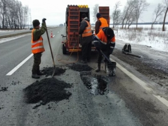Скільки мільярдів витратить уряд на ремонт доріг після зими 