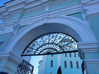 У Володимирі оштрафували матір підлітка, який пошкодив двері Успенського собору 