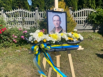 Повернувся назавжди «на щиті»: у Нововолинській громаді попрощалися з Героєм Віталієм Крикуном - новини Володимир-Водинського Повернувся назавжди «на щиті»: у Нововолинській громаді попрощалися з Героєм Віталієм Крикуном