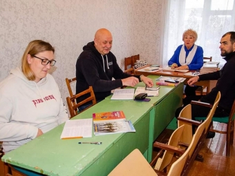 У Нововолинську продовжують проводити заняття з української мови для переселенців 