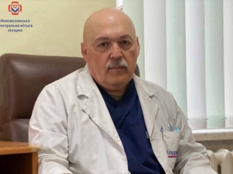 Лікар з Ірпеня тепер рятує життя людей у Нововолинській лікарні 