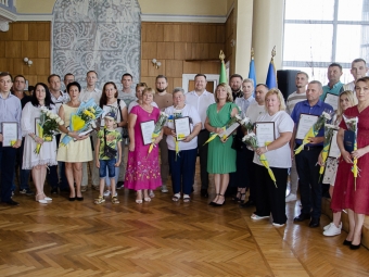 Борис Карпус відзначив подяками та грамотами волонтерів і активних мешканців Нововолинська 